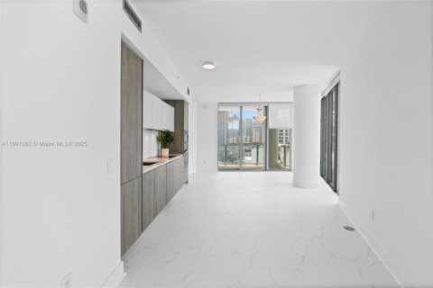 Condo in Miami, Florida, 1 bedroom № 1935822 - photo 19