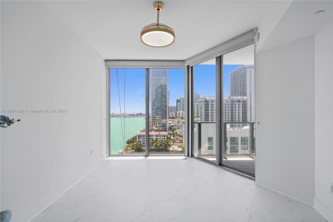 Condo in Miami, Florida, 1 bedroom № 1935822 - photo 28
