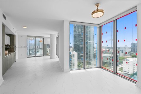 Condo in Miami, Florida, 1 bedroom № 1935822 - photo 12