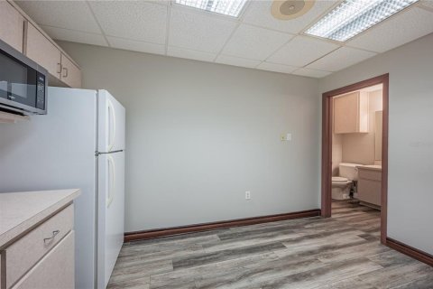 Propiedad comercial en venta en Eustis, Florida, 293.39 m2 № 1561141 - foto 23