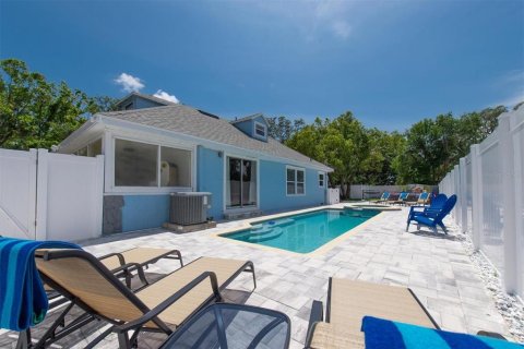 House in Saint Petersburg, Florida 4 bedrooms, 146.69 sq.m. № 2394057 - photo 25