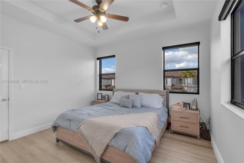 Touwnhouse à vendre à Hialeah, Floride: 3 chambres, 143.53 m2 № 2025637 - photo 17