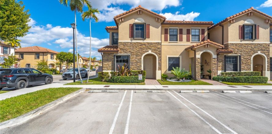 Touwnhouse à Hialeah, Floride 3 chambres, 143.53 m2 № 2025637