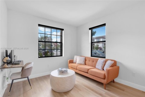 Touwnhouse à vendre à Hialeah, Floride: 3 chambres, 143.53 m2 № 2025637 - photo 2