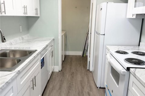 Condominio en alquiler en North Lauderdale, Florida, 2 dormitorios, 96.25 m2 № 2055957 - foto 15