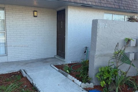 Condominio en alquiler en North Lauderdale, Florida, 2 dormitorios, 96.25 m2 № 2055957 - foto 2