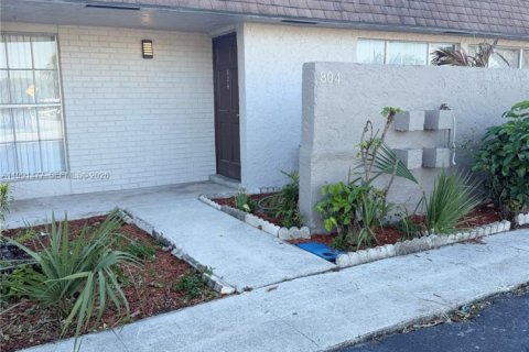 Condominio en alquiler en North Lauderdale, Florida, 2 dormitorios, 96.25 m2 № 2055957 - foto 4