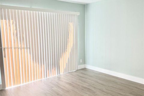Condominio en alquiler en North Lauderdale, Florida, 2 dormitorios, 96.25 m2 № 2055957 - foto 26