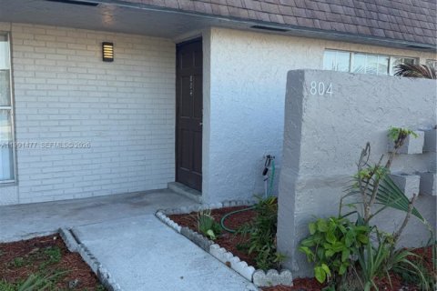 Condo in North Lauderdale, Florida, 2 bedrooms  № 2055957