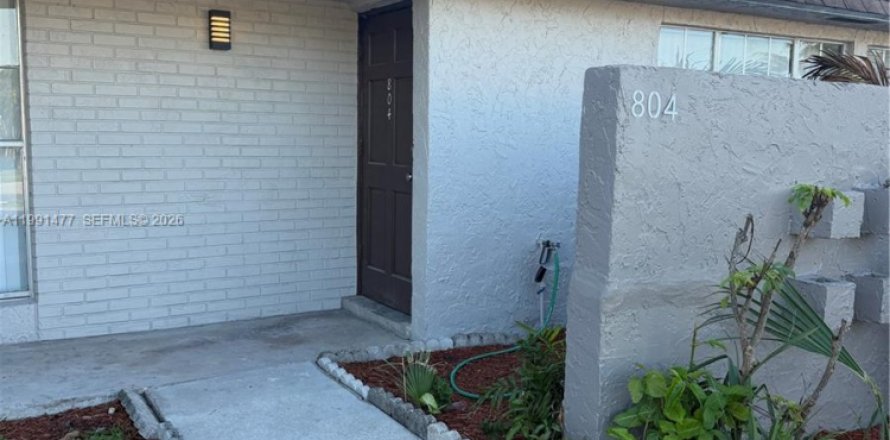 Condominio en North Lauderdale, Florida, 2 dormitorios  № 2055957