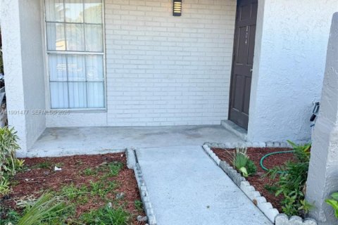 Condominio en alquiler en North Lauderdale, Florida, 2 dormitorios, 96.25 m2 № 2055957 - foto 7