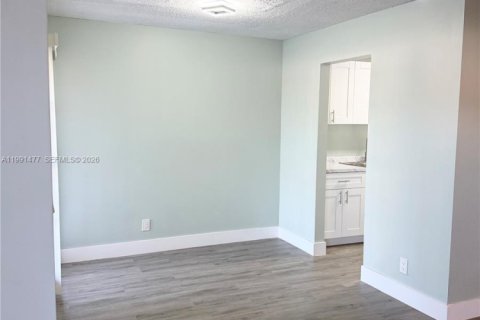 Condominio en alquiler en North Lauderdale, Florida, 2 dormitorios, 96.25 m2 № 2055957 - foto 12