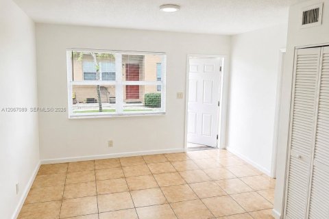 Appartement à louer à Deerfield Beach, Floride: 2 chambres, 225.94 m2 № 2286577 - photo 2