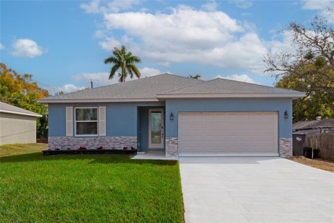 Casa en Bradenton, Florida 3 dormitorios, 138.89 m2 № 2122369