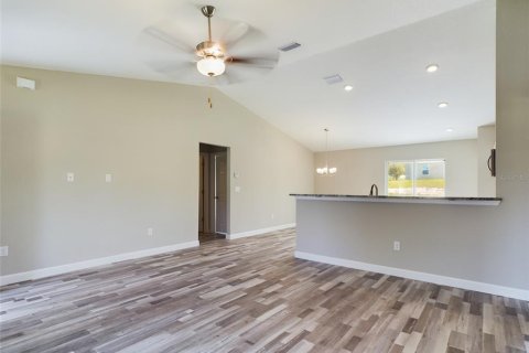 Villa ou maison à louer à Ocala, Floride: 3 chambres, 122.17 m2 № 2150878 - photo 5