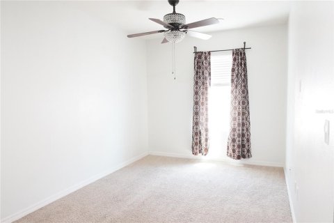 House in Kissimmee, Florida 6 bedrooms, 264.31 sq.m. № 1644420 - photo 14