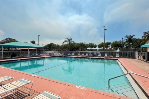 Townhouse in Homestead, Florida 3 bedrooms, 132.2 sq.m. № 1959285 - photo 18