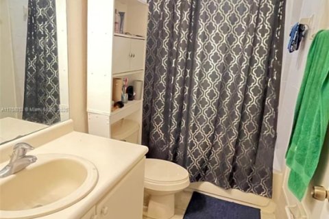 Townhouse in Homestead, Florida 3 bedrooms, 132.2 sq.m. № 1959285 - photo 9