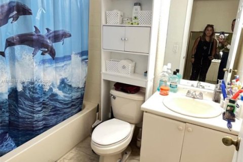 Townhouse in Homestead, Florida 3 bedrooms, 132.2 sq.m. № 1959285 - photo 11