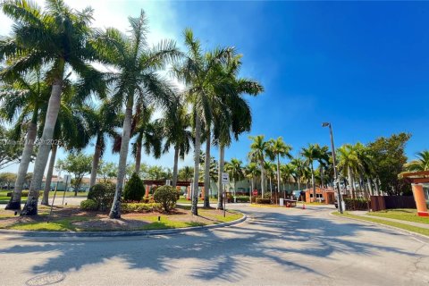Townhouse in Homestead, Florida 3 bedrooms, 132.2 sq.m. № 1959285 - photo 23