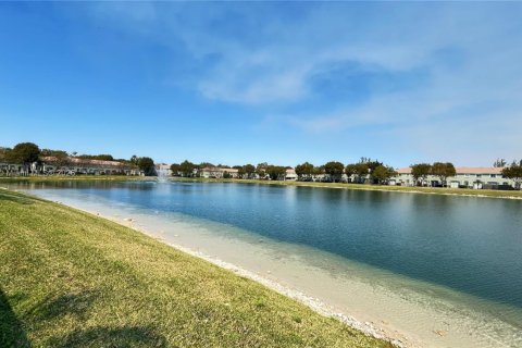 Townhouse in Homestead, Florida 3 bedrooms, 132.2 sq.m. № 1959285 - photo 21