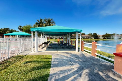 Townhouse in Homestead, Florida 3 bedrooms, 132.2 sq.m. № 1959285 - photo 20