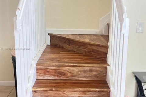 Townhouse in Homestead, Florida 3 bedrooms, 132.2 sq.m. № 1959285 - photo 14