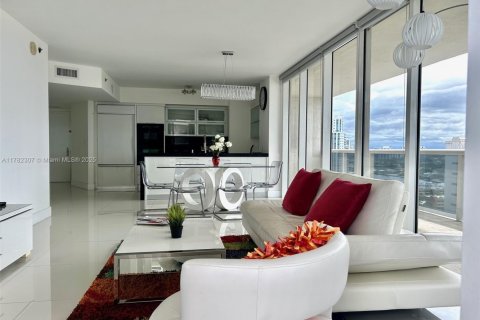 Copropriété à louer à Hallandale Beach, Floride: 2 chambres, 135.45 m2 № 1627897 - photo 13
