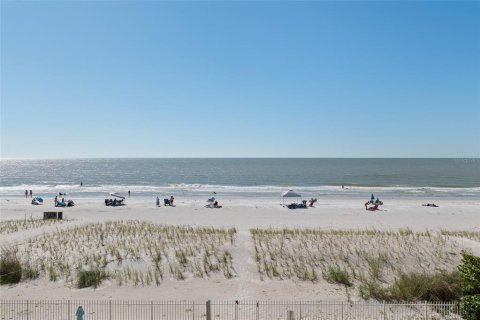 Copropriété à vendre à Indian Shores, Floride: 3 chambres, 202.06 m2 № 2418728 - photo 2