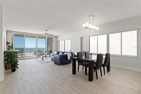 Copropriété à vendre à Indian Shores, Floride: 3 chambres, 202.06 m2 № 2418728 - photo 25