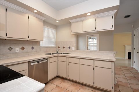 House in Gainesville, Florida 3 bedrooms, 158.21 sq.m. № 1205292 - photo 8