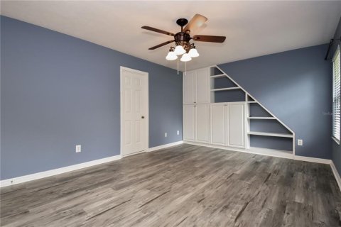 House in Gainesville, Florida 3 bedrooms, 158.21 sq.m. № 1205292 - photo 16