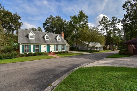 House in Gainesville, Florida 3 bedrooms, 158.21 sq.m. № 1205292 - photo 2