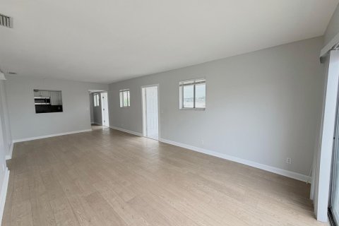 Condo in Lake Park, Florida, 3 bedrooms № 2179352 - photo 6