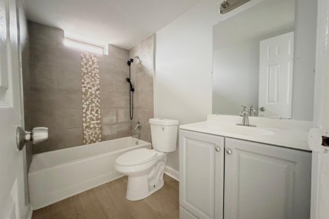 Condo in Lake Park, Florida, 3 bedrooms № 2179352 - photo 3