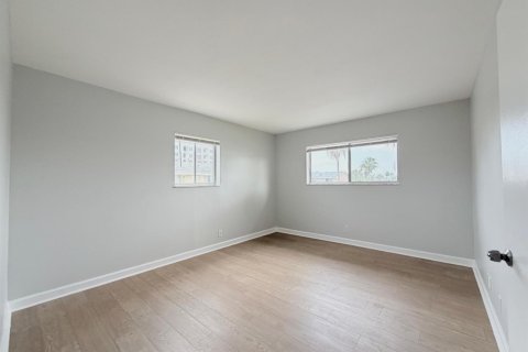 Condo in Lake Park, Florida, 3 bedrooms № 2179352 - photo 12
