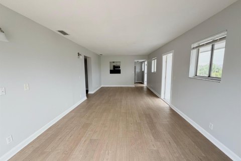 Condo in Lake Park, Florida, 3 bedrooms № 2179352 - photo 7