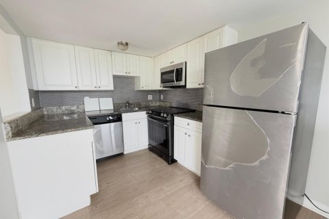 Condo in Lake Park, Florida, 3 bedrooms № 2179352 - photo 10