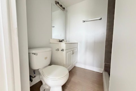 Condo in Lake Park, Florida, 3 bedrooms № 2179352 - photo 5