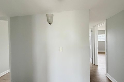 Condo in Lake Park, Florida, 3 bedrooms № 2179352 - photo 9
