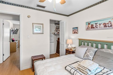 Condo in Bradenton Beach, Florida, 2 bedrooms  № 2210577 - photo 27