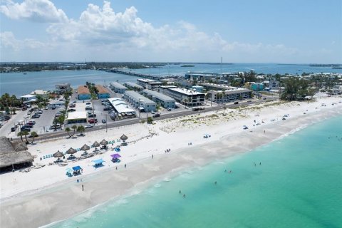 Condo in Bradenton Beach, Florida, 2 bedrooms  № 2210577