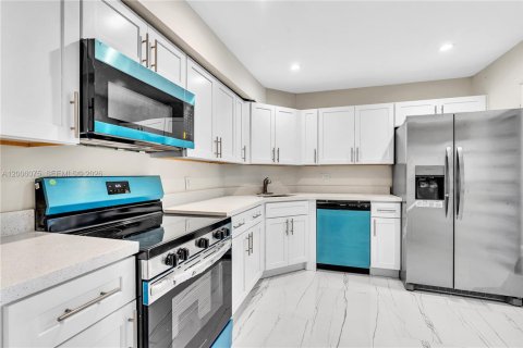 Condominio en Lauderhill, Florida, 3 dormitorios  № 2070178