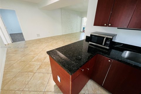 Снять в аренду квартиру в Майами-Бич, Флорида 2 спальни, 102.19м2, № 2003971 - фото 9