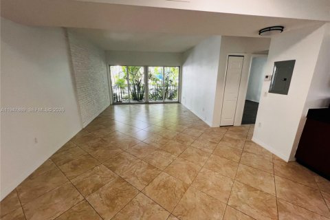 Снять в аренду квартиру в Майами-Бич, Флорида 2 спальни, 102.19м2, № 2003971 - фото 5