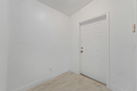 House in Port St. Lucie, Florida 4 bedrooms, 148.27 sq.m. № 2179086 - photo 14