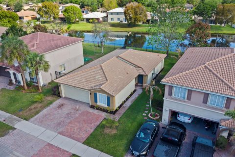 House in Port St. Lucie, Florida 4 bedrooms, 148.27 sq.m. № 2179086 - photo 30