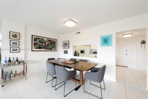 Condo in Key Biscayne, Florida, 2 bedrooms  № 1505151 - photo 7