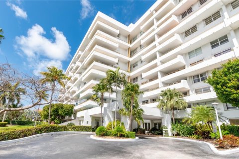 Condo in Key Biscayne, Florida, 2 bedrooms  № 1505151 - photo 22