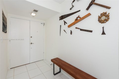 Condo in Key Biscayne, Florida, 2 bedrooms  № 1505151 - photo 12